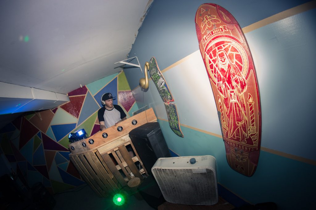 flatspot_end_of_year_party-23banjo-man-coast-longboarding-flatspot-longboards-steep-shot-craig-barker